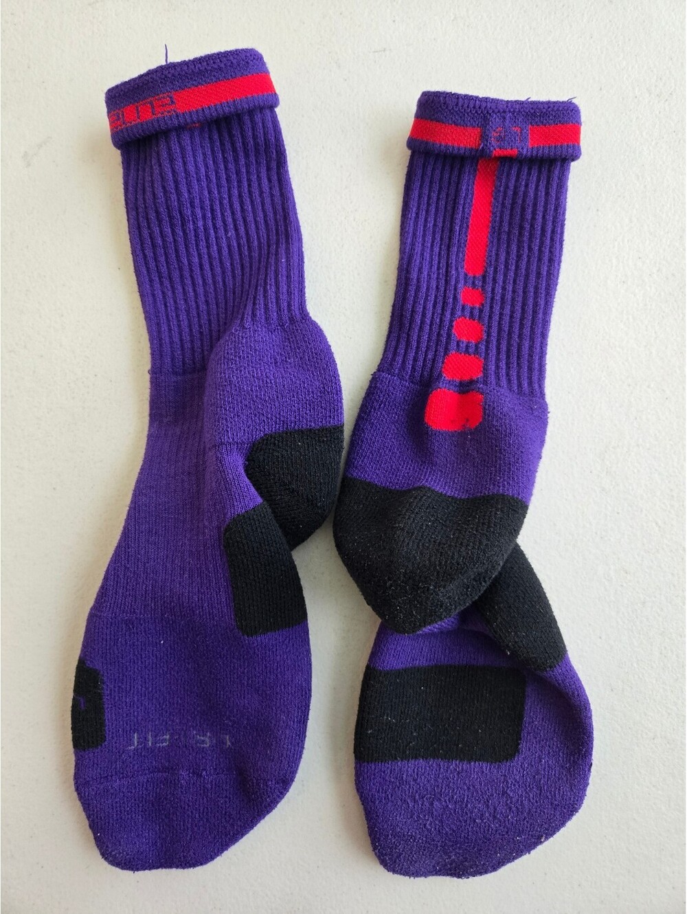 Nike Elite Basketball Crew Socks Purple Red Dri-FIT Adult L